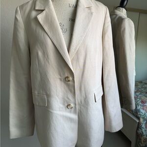 Elegant Cream Women's Blazer